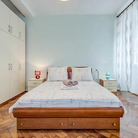 Diocletian's Corner, Three Bedroom 아파트 스플리트