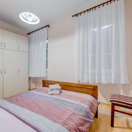 Diocletian's Corner, Three Bedroom *