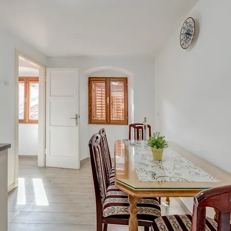 Diocletian's Corner, Three Bedroom *