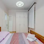 Diocletian's Corner, Three Bedroom Апартаменты