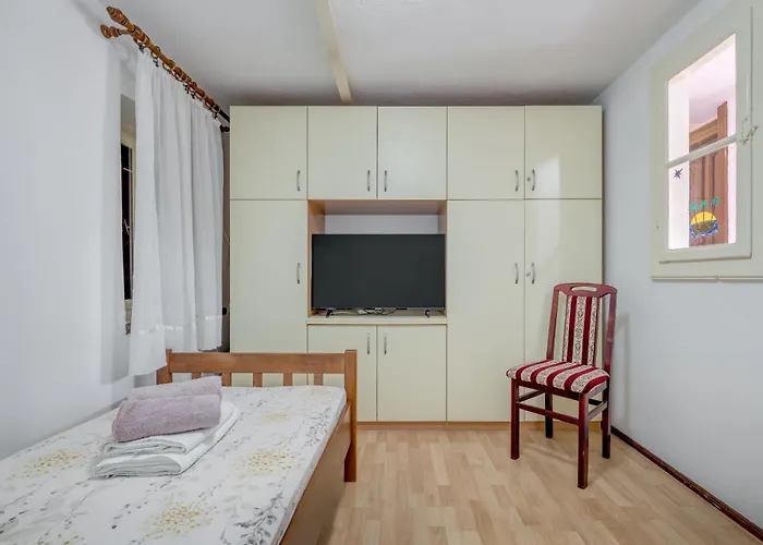 Diocletian's Corner, Three Bedroom Appartement *