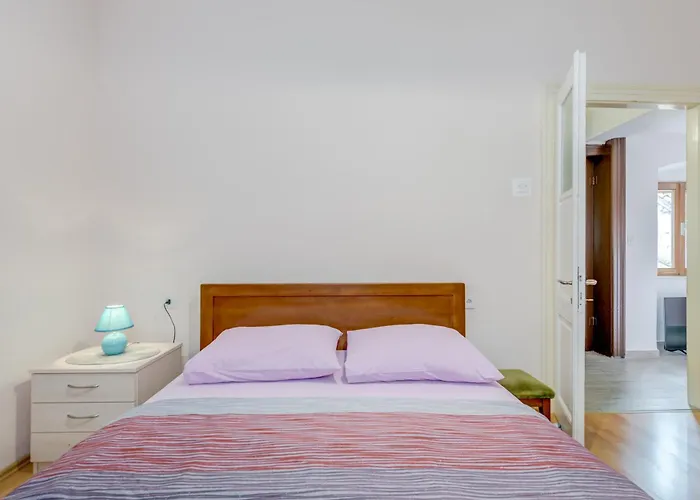 Diocletian's Corner, Three Bedroom Appartement Split