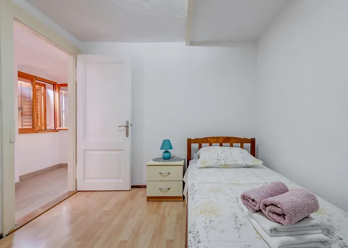 Diocletian's Corner, Three Bedroom Appartement *
